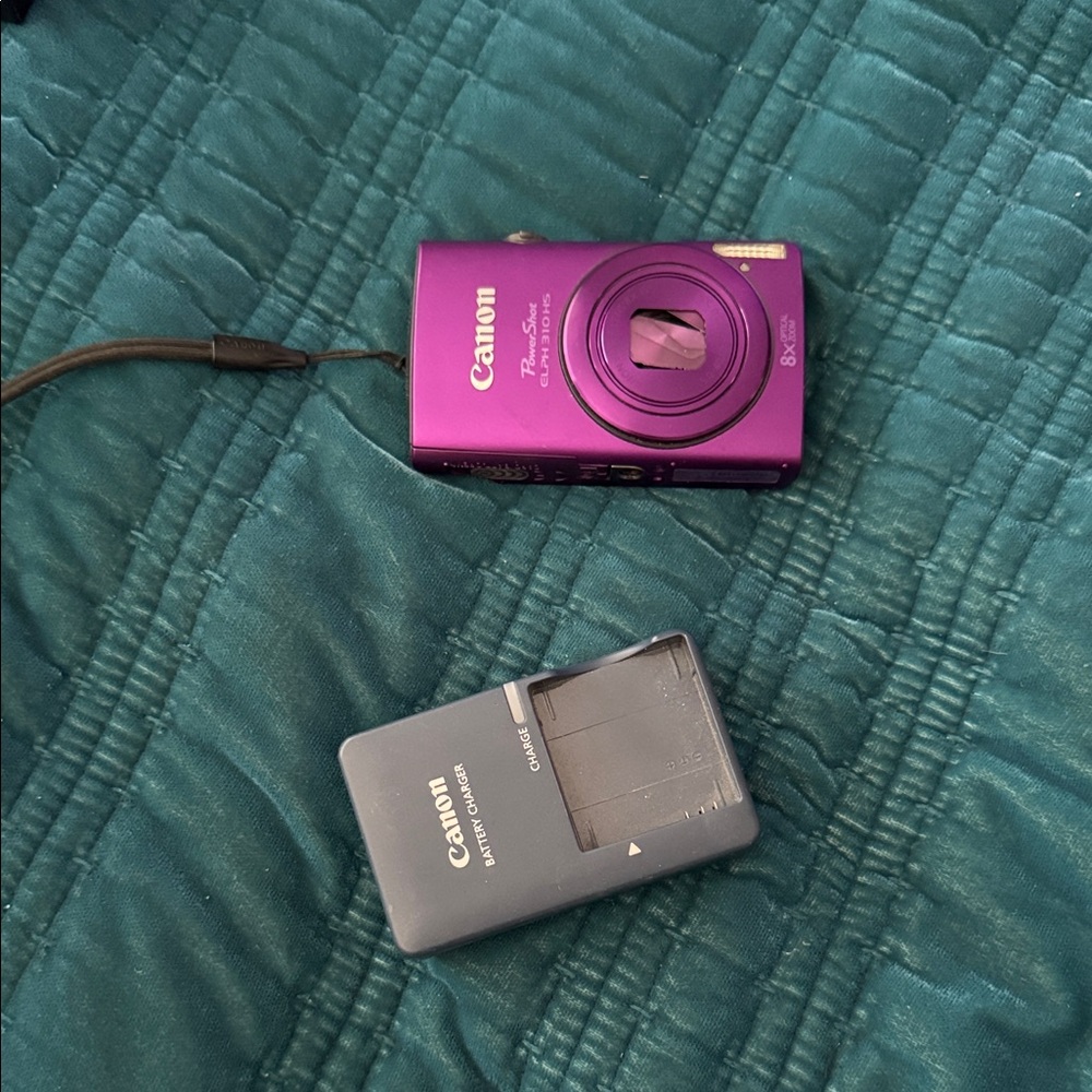 Canon powershot  Purple Digital Camera with Charger